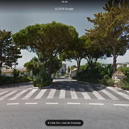 2-bed Apt In Under 2km To Beach