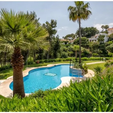 2-bed Apt In Under 2km To Beach