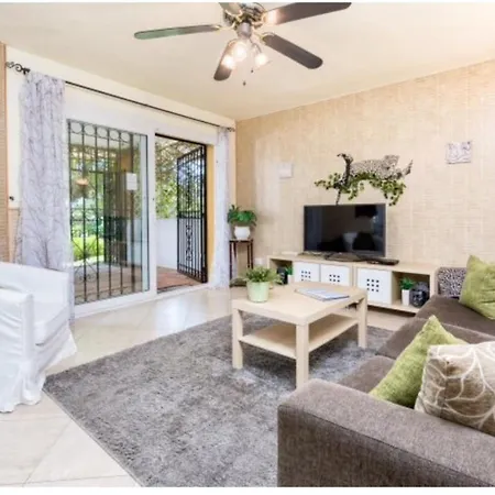 Apartment 2-bed Apt In Under 2km To Beach