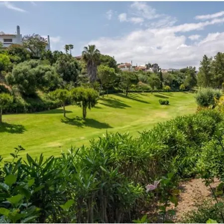 2-bed Apt In Under 2km To Beach Apartment Sitio de Calahonda
