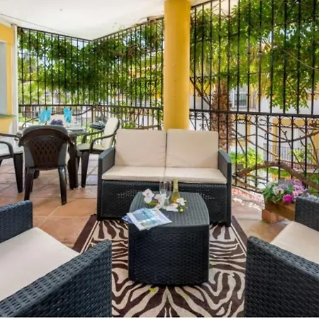 2-bed Apt In Under 2km To Beach Sitio de Calahonda