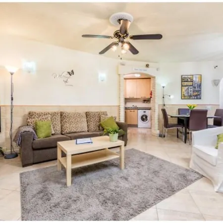 Apartment 2-bed Apt In Under 2km To Beach