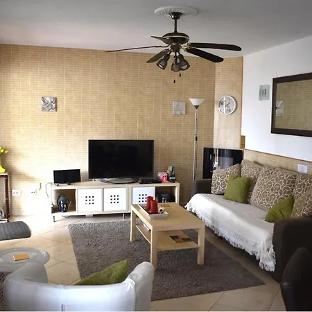 Apartment 2-bed Apt In Under 2km To Beach *