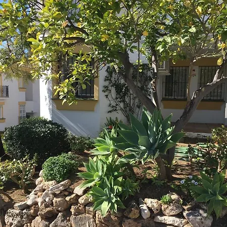 2-bed Apt In Under 2km To Beach Apartment