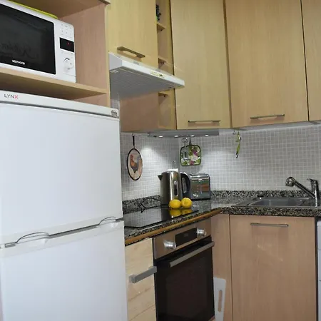 2-bed Apt In Under 2km To Beach Apartment