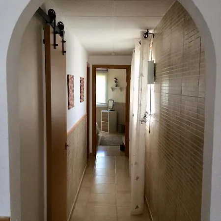 2-bed Apt In Under 2km To Beach *