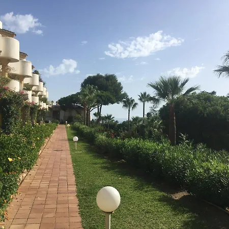 2-bed Apt In Under 2km To Beach Sitio de Calahonda
