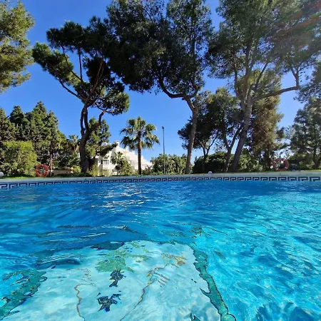 2-bed Apt In Under 2km To Beach