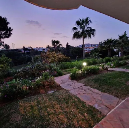 2-bed Apt In Under 2km To Beach