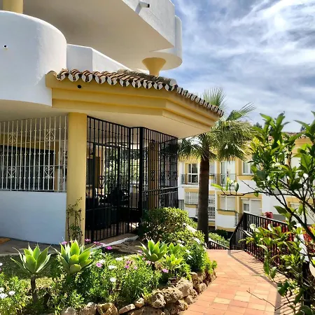 2-bed Apt In Under 2km To Beach Sitio de Calahonda