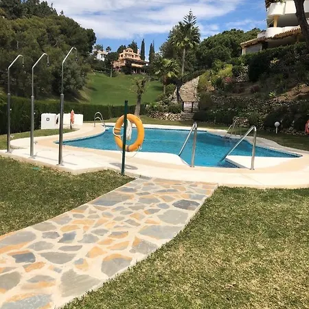 2-bed Apt In Under 2km To Beach